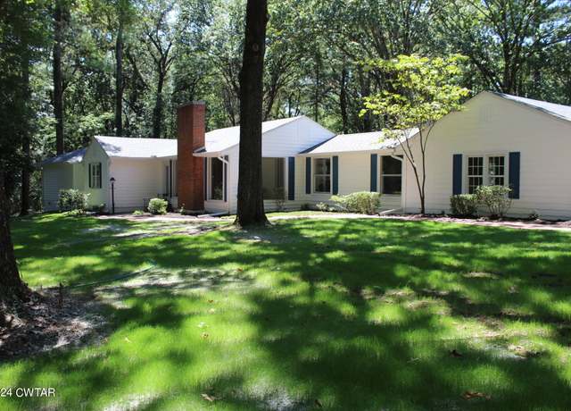 Property at 137 Gibson Dr, Henderson, TN 38340, 4 beds, 3 baths