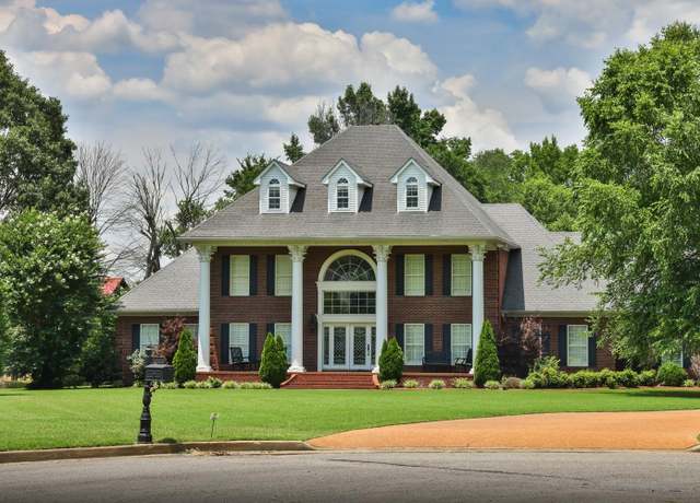 Property at 136 Kelly West Dr, Martin, TN 38237, 4 beds, 5 baths