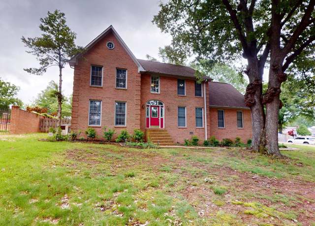 Property at 1080 Valley Rd, Dyersburg, TN 38024, 4 beds, 2.5 baths