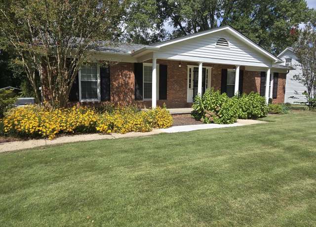 Property at 63 Vega Dr, Jackson, TN 38305, 3 beds, 2 baths