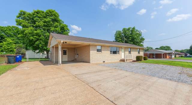 Photo of 742 Natchez Trace Dr, Lexington, TN 38351