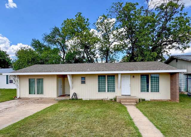 Property at 1107 E Brown St, Llano, TX 78643, 3 beds, 3 baths