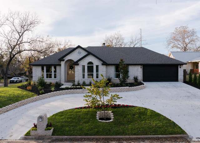 Property at 270 Chaparral St, Meadowlakes, TX 78654, 3 beds, 2 baths