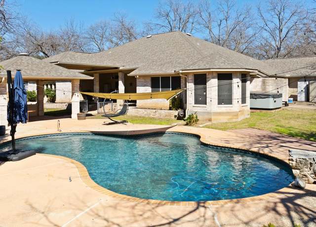 Property at 319 San Saba St, Meadowlakes, TX 78654, 4 beds, 3 baths