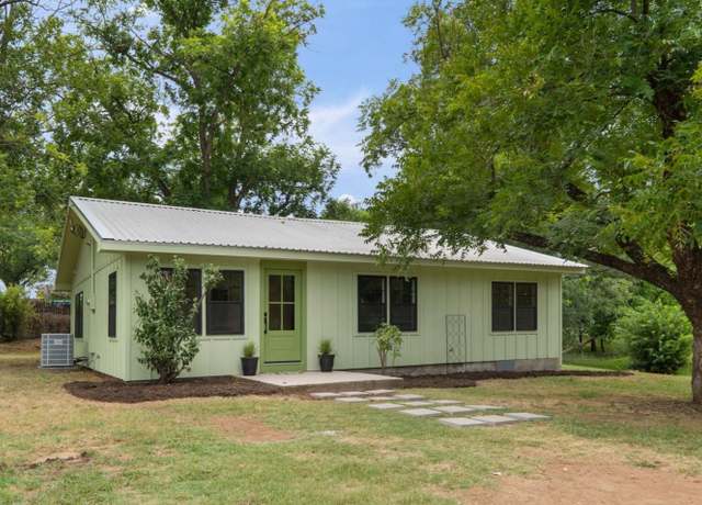 Property at 400 E Hamilton St, Llano, TX 78643, 3 beds, 2 baths