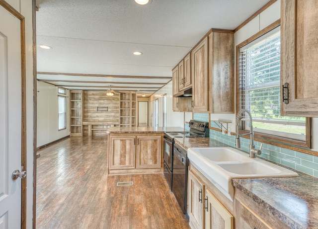 Property at 317 E Briarway Dr, Granite Shoals, TX 78654, 3 beds, 2 baths