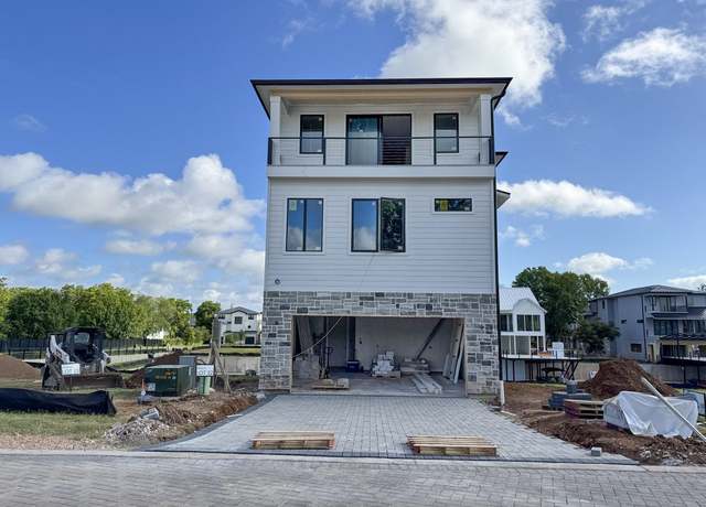 Property at 420 Lake St, Kingsland, TX 78639, 5 beds, 5.5 baths