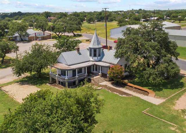 Property at 106 Legion Dr, Llano, TX 78643, 3 beds, 1.5 baths