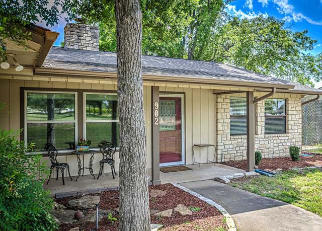 Property at 902 Sherman Ave, Marble Falls, TX 78654, 4 beds, 2 baths