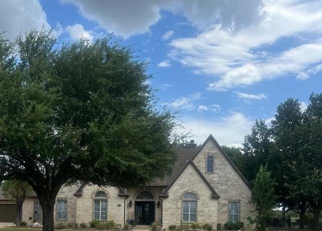 Property at 408 Legends Pkwy, Kingsland, TX 78639, 4 beds, 3 baths