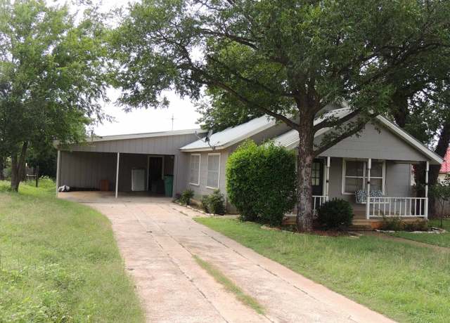 Property at 705 Exall St, Llano, TX 78643, 2 beds, 2 baths