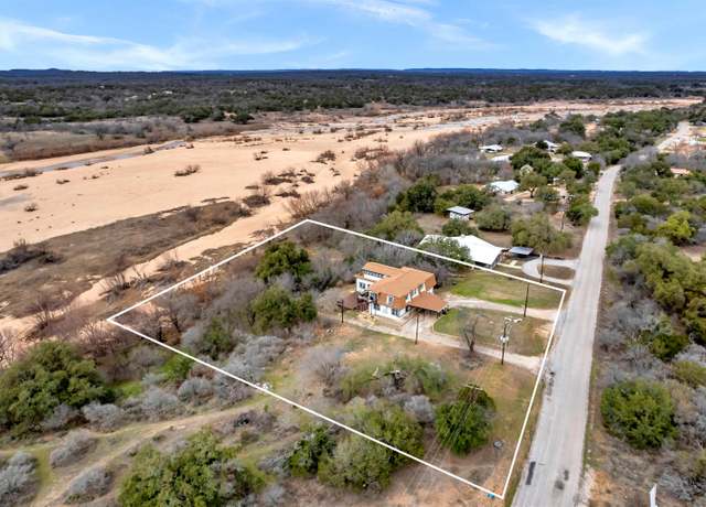 Property at 7036 River Oaks Dr, Kingsland, TX 78639, 5 beds, 4 baths