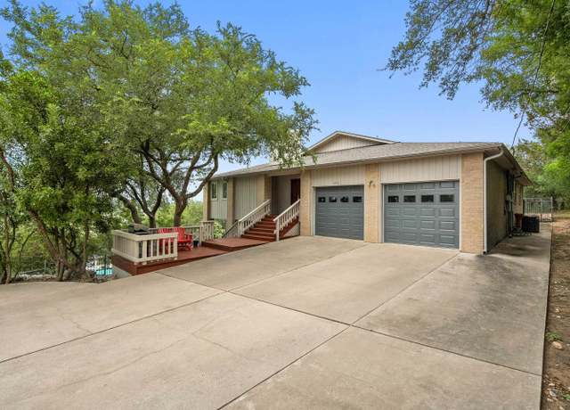 Property at 1011 Ridge Dr, Marble Falls, TX 78654, 4 beds, 3 baths
