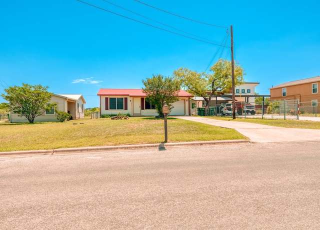 Property at 303 S Avenue Ave S, Marble Falls, TX 78654, 2 beds, 1.5 baths