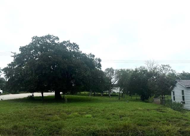 Property at 207 N Ridge St, Lampasas, TX 76550