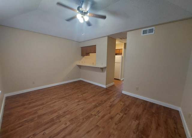 Property at 1016 Ninth St, Marble Falls, TX 78654, 1 bed, 1 bath