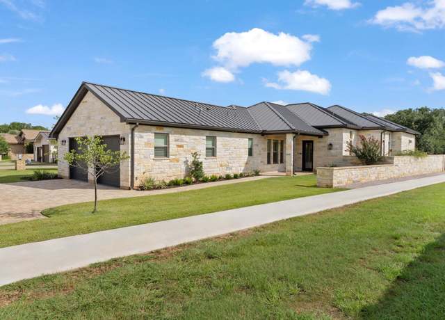 Property at 106 Lampasas Ct, Horseshoe Bay, TX 78657, 3 beds, 3 baths