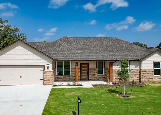 Property at 206 Oak Pkwy, Kingsland, TX 78639, 3 beds, 2 baths