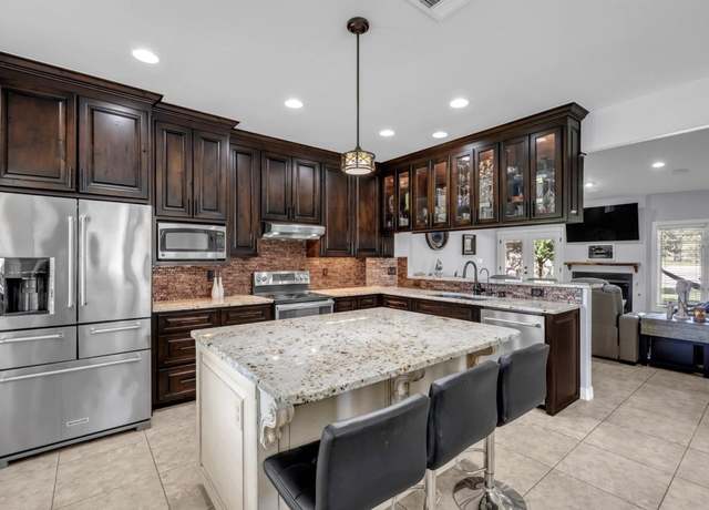 Property at 1303 Prairie Dr, Marble Falls, TX 78654, 3 beds, 3 baths