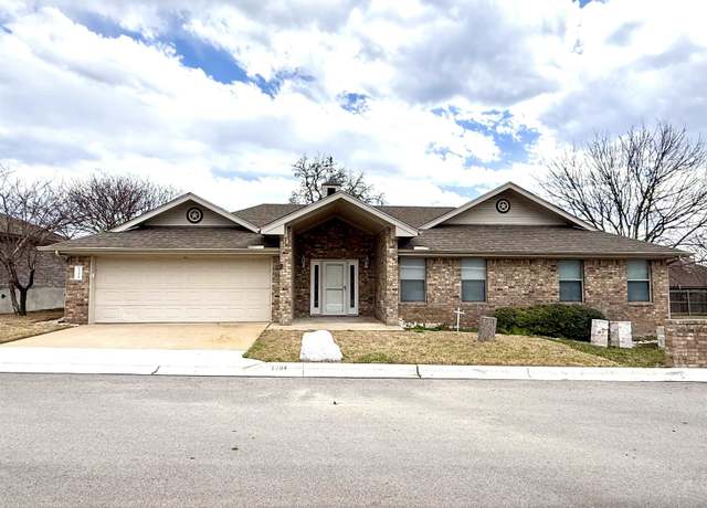 Property at 1204 Applewood Dr, Burnet, TX 78611, 3 beds, 2 baths
