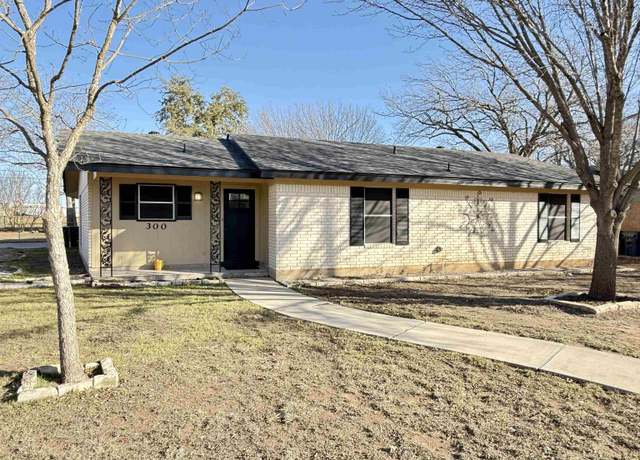 Property at 300 Evergreen Cir, Burnet, TX 78611, 3 beds, 2 baths