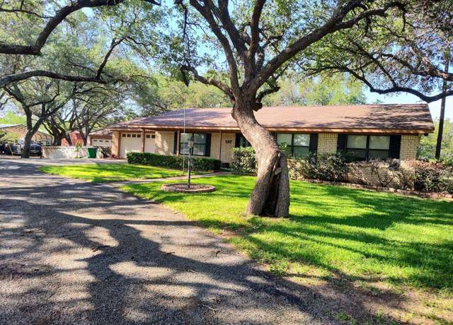 Property at 107 Timberlake Dr, Kingsland, TX 78639, 3 beds, 2 baths