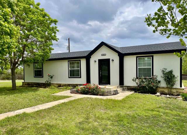 Property at 1108 Ashley Ave, Llano, TX 78643, 4 beds, 3 baths