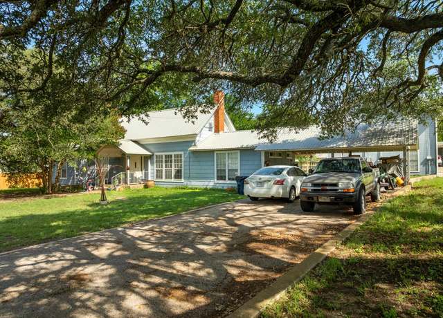 Property at 306 E Post Oak St, Burnet, TX 78611, 8 beds, 4 baths
