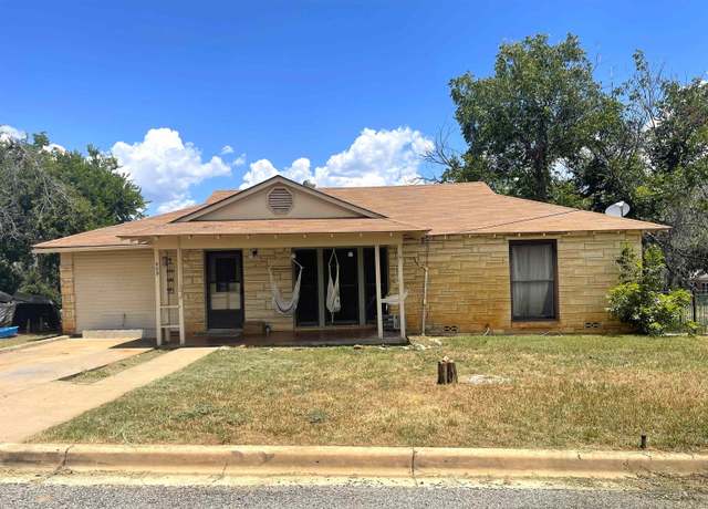Property at 409 W Wallace St, Llano, TX 78643, 2 beds, 1 bath