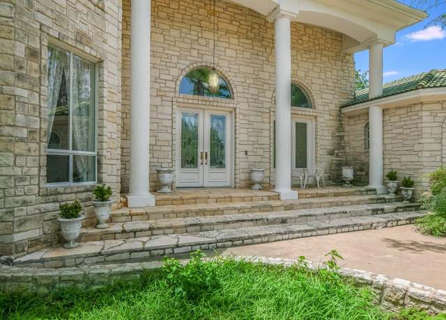 Property at 99 Applehead Island Dr, Horseshoe Bay, TX 78657, 3 beds, 3.5 baths