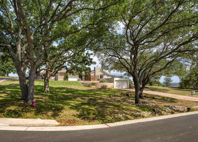Property at 305 Onyx Dr, Horseshoe Bay, TX 78657, 3 beds, 2 baths