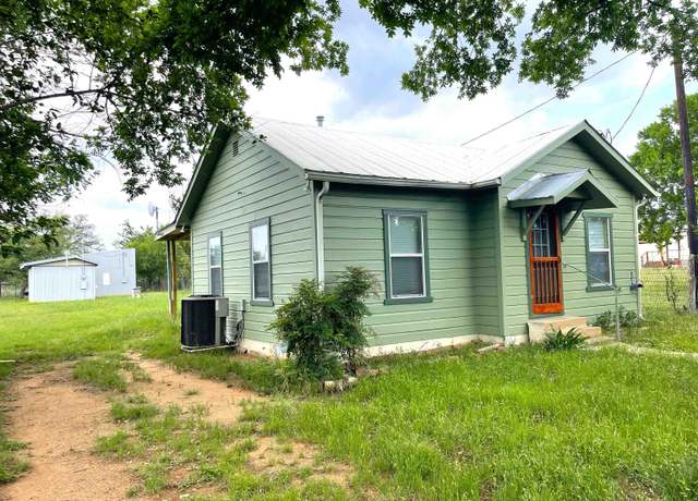 Property at 1005 Elm St, Llano, TX 78643, 3 beds, 2 baths