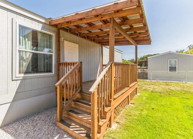 Property at 105 E Briar Dr, Granite Shoals, TX 78654, 3 beds, 2 baths