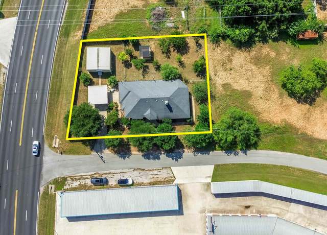 Property at 101 Lakeview Dr, Kingsland, TX 78639, 3 beds, 2 baths