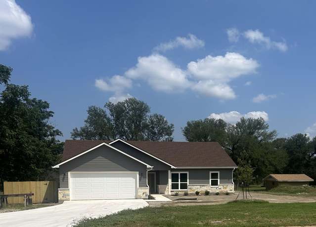 Property at 1415 Bluebonnet, Marble Falls, TX 78654, 3 beds, 2 baths