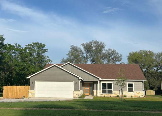 Property at 1415 Bluebonnet, Marble Falls, TX 78654, 3 beds, 2 baths