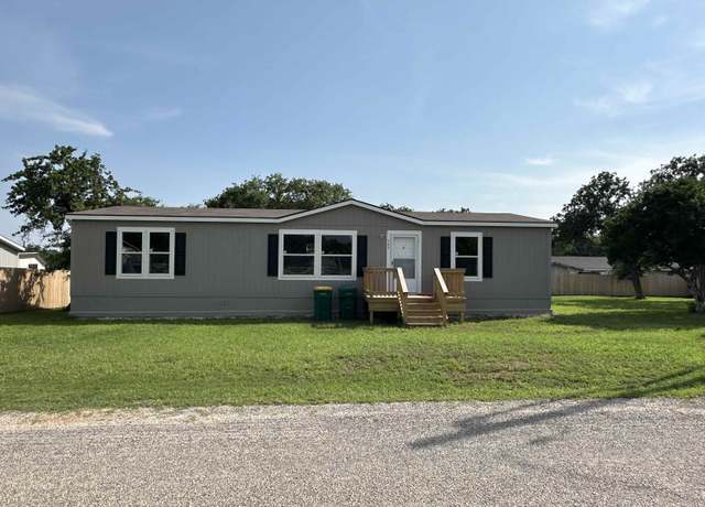 Property at 134 E Castlelake Dr, Granite Shoals, TX 78654, 3 beds, 2 baths