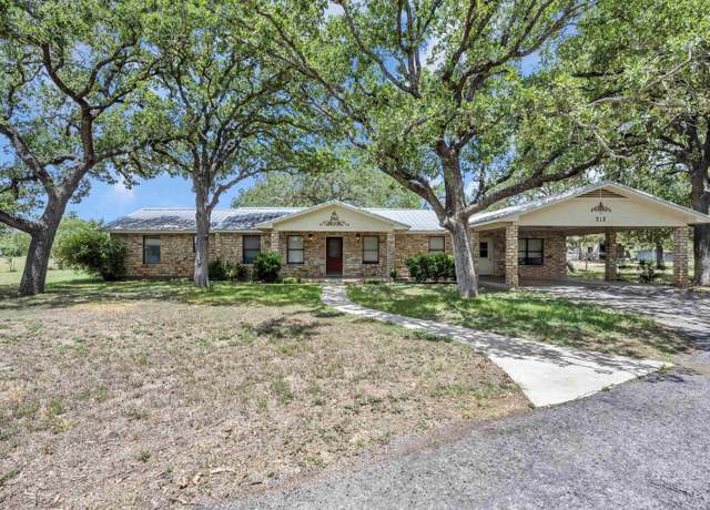 Property at 519 Lariat Ln, Marble Falls, TX 78654, 3 beds, 2 baths