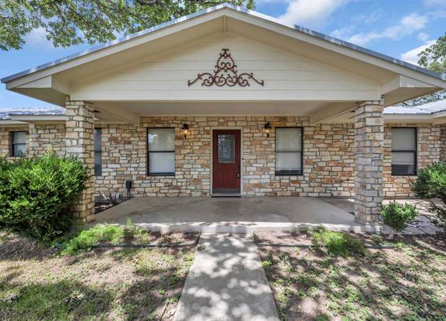 Property at 519 Lariat Ln, Marble Falls, TX 78654, 3 beds, 2 baths