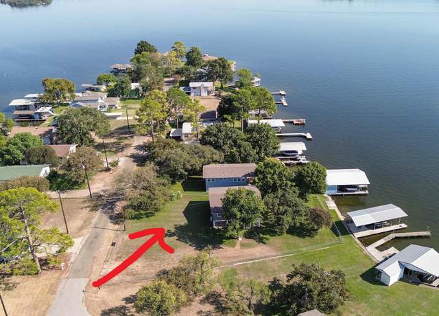 Property at 504 Cedarhill Dr, Granite Shoals, TX 78654, 3 beds, 2 baths