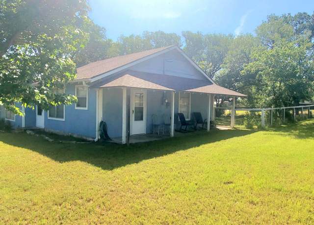 Property at 850 Airport Rd, Tow, TX 78672, 2 beds, 1 bath