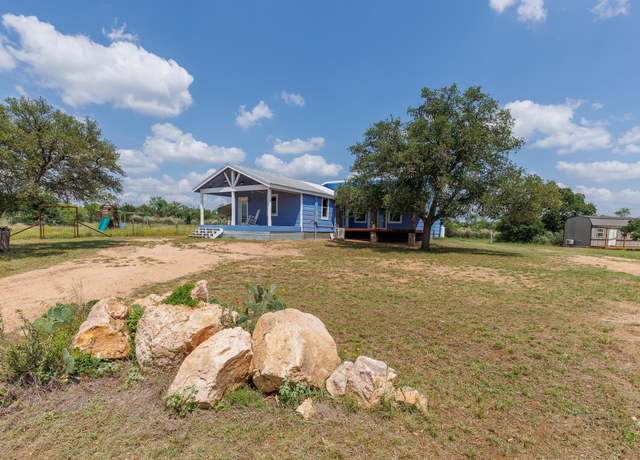 Property at 4746 W Hwy 29, Llano, TX 78643, 2 beds, 2 baths