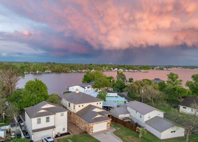 Property at 131 Princess Dr, Sunrise Beach, TX 78643, 4 beds, 3.5 baths