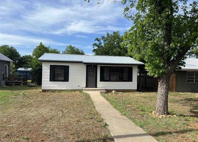 Property at 205 W Ollie St, Llano, TX 78643, 1 bed, 1 bath