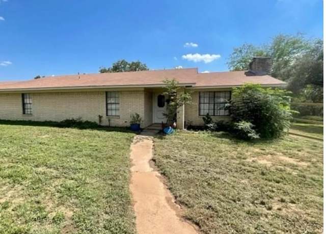 Property at 1315 Northwood Dr, Marble Falls, TX 78654, 4 beds, 3 baths