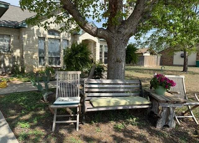 Property at 112 Penguin St, Highland Haven, TX 78654, 3 beds, 2 baths