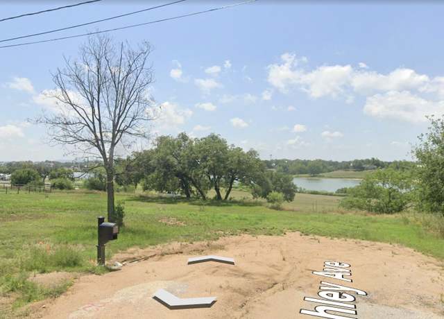 Property at 600 Ashley Ave, Llano, TX 78643
