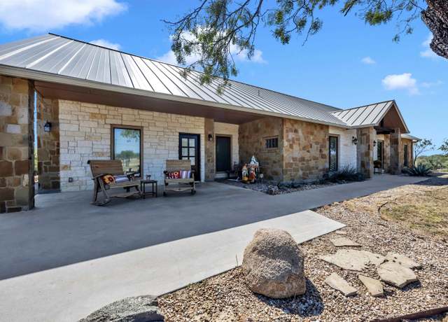 Property at 209 W Rio Llano Dr, Llano, TX 78643, 4 beds, 2.5 baths