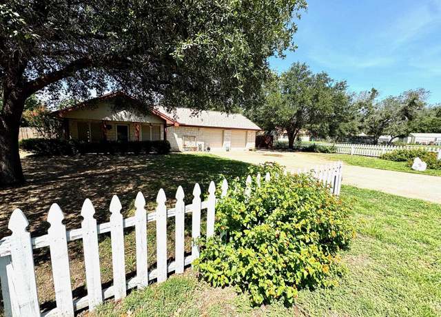 Property at 215 E Mountain View Dr, Burnet, TX 78611, 3 beds, 2 baths