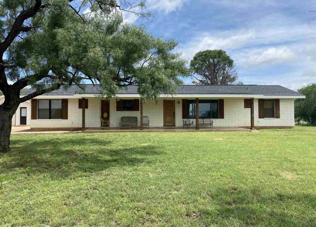 Property at 136 Valley Cir, Llano, TX 78643, 4 beds, 3 baths
